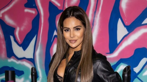 Poliiseilla kommandohuivit ja aurinkolasit! Sofia Belórfin kohuttu kuljetus oikeudenkäyntiin toteutettiin suuren maailman tyyliin – kuva! Sofia Belorf