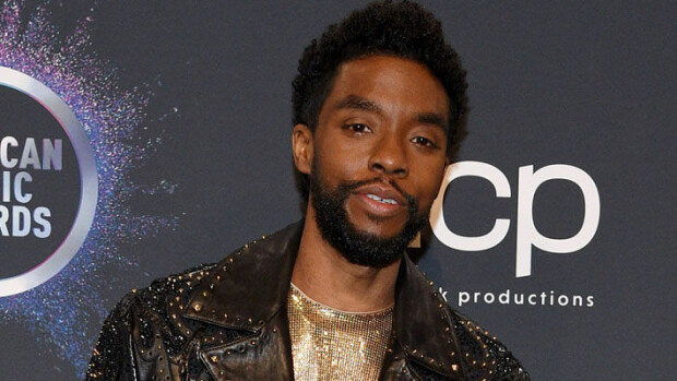 Syöpään menehtynyt Chadwick Boseman palkittiin Golden Globe -gaalassa: leskeksi jäänyt vaimo piti tunteikkaan puheen - katso chadwick boseman