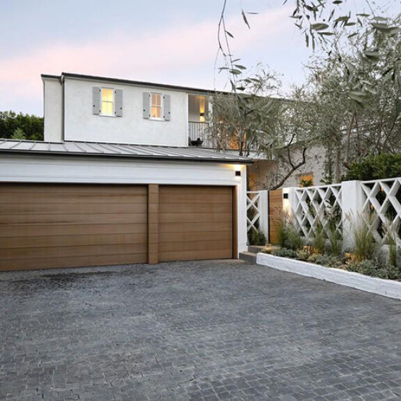 Justin Bieber menetti yli puoli miljoonaa dollaria talokaupoissaan - megatähti myi huonekalunsakin: katso kuvat ökykartanosta! Justin Bieberin talo myytiin