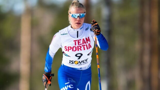 Todellinen jokerikortti! Juha Miedolta kova arvio Suomen naishiihtäjästä: 'Luotan kuin kirveen silmään' Jasmi Joensuu.