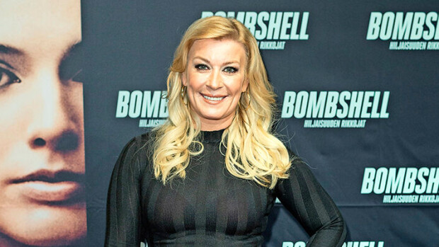 Wau! Uutisankkuri Kirsi Alm-Siira lumoavan kauniina tuoreessa kuvassa - seuraajat riensivät hehkuttamaan: 'Kyllä sitä nyt ollaan nättinä!' Kirsi Alm-Siira