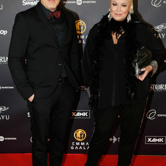 Aki ja Minna ovat olleet juontopari vuodesta 2016 asti. Kuva Atte Kajova. 20180203 ESPOO. EMMA-GAALA. Kuvassa Aki Linnanahde ja Minna Kuukka. PHOTO: ATTE KAJOVA