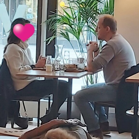 Viikon Kääk!-juorut: Vain lumi pöllysi! Putous-juontaja Christoffer Strandberg huristeli näyttävällä autolla – kuva! Mikko Hirvonen