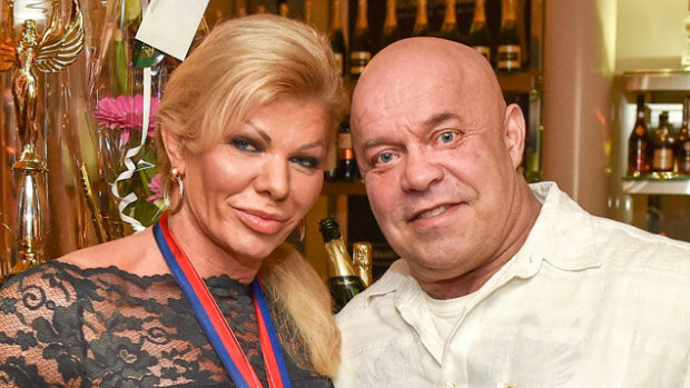 Juuri nyt: Tiina Jylhä ja Tape Valkonen eivät saapuneet käräjille! Tiina Jylhä ja Tape Valkonen