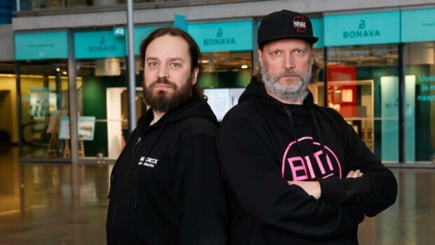 Radio Rockin Harri Moisio ja Kim Sainio riitelevät Korporaatiossa, vaikka ovat samaa mieltä – ”Eikös se ole vankan parisuhteen merkki” Harri Moisio ja Kim Sainio