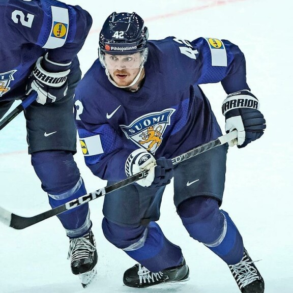 Nopeakinttuinen Kasperi kuului Leijonien ehdottomaan parhaimmistoon lätkän MM-kotikisoissa. Runsaasti kritiikkiä kerännyt Kasperi on kuulunut Leijonien parhaimmistoon MM-kotikisoissa.
