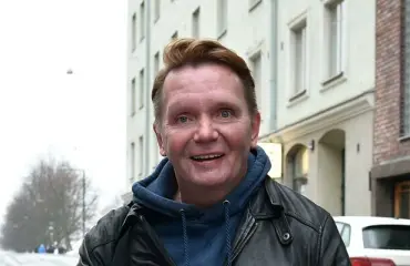 Kihlatustaan eronnut Mikko Rasila elää sinkkuna: ”Toivottavasti löytyis sälli, joka ois aika källi”