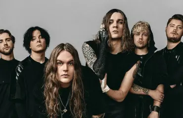 UMK-finalistin Blind Channelin jäsenet eivät sylje kuppiin – juhlivat kansainvälisesti tunnettujen idoliensa kanssa: ”Kyllä me tykkäämme bailata!”