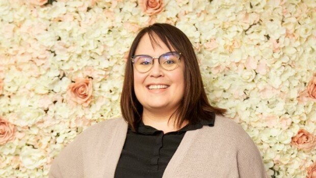 Salatut elämät -sarjaan palannut Hanna Kinnunen paljastaa kuvauksista: Sukkahousut repesivät! Hanna Kinnunen