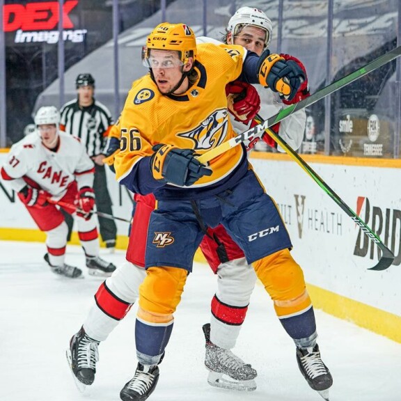 NHL-hyökkääjä Erik Haula, 29, viilettää Nashville Predatorsin riveissä. Tulosta pitäisi tulla, vaikka perhe jäi kauas Minnesotaan. NHL-hyökkääjä Erik Haula, 29, viilettää Nashville Predatorsin riveissä. Tulosta pitäisi tulla, vaikka perhe jäi kauas Minnesotaan.