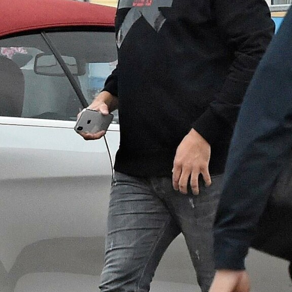 Stefu Therman tunnetaan innostuksestaan hienoihin kelloihin ja kalliisiin autoihin. Niihinkin on palanut sievoinen summa rahaa. Stefu Therman tunnetaan innostuksestaan hienoihin kelloihin ja kalliisiin autoihin. Niihinkin on palanut sievoinen summa rahaa.