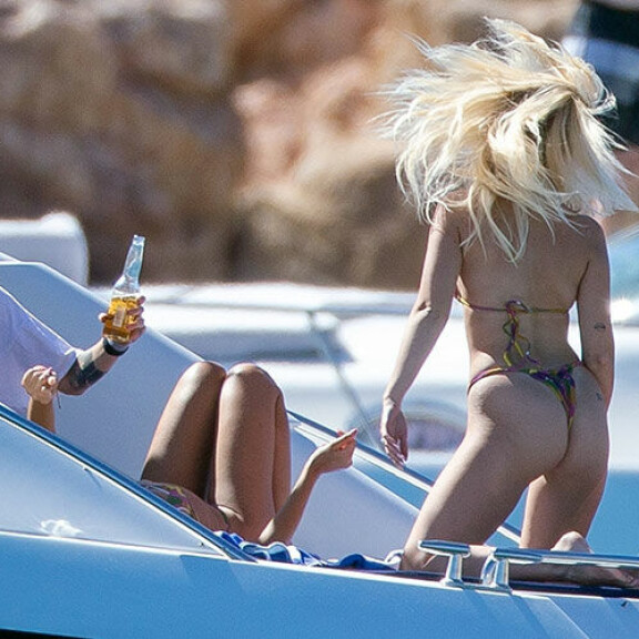 Bikinipeppu vertaansa vailla! Kohumalli Lottie Moss pyllisteli estoitta kameralle - katso kuumat kuvat! Lottie Moss