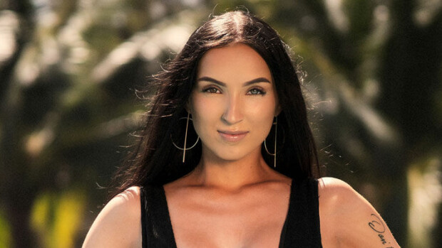 Oho, Temptation Island Suomi -sarjan sinkkukaunotar jakaa k-18 materiaalia maksua vastaan – viettelijätär Inkku rohkeissa kuvissa: katso temptation_island_suomi_kausi_7_promo_sinkut_inkku_02_lars_johnson_photography