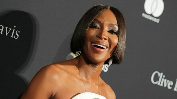 Seksikkään huippumallin Naomi Campbellin uudesta työstä nousi väistämättä kohu - katso! Naomi Campbell