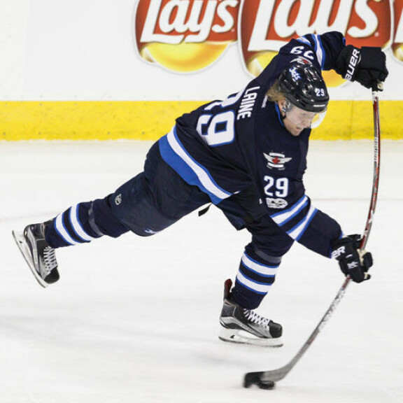 Winnipeg Jetsin tamperelaistykki Patrik Lainetta odottaa alkavan NHL-kauden jälkeen palkankorotus. Winnipeg Jetsin suomalaistykki Patrik Lainetta odottaa tämän kauden jälkeen palkankorotus.