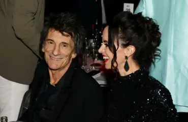 Rolling Stones -kitaristi Ronnie Wood havittelee 1,6 miljoonan voittoa tyhjän panttina seisovasta asunnostaan 