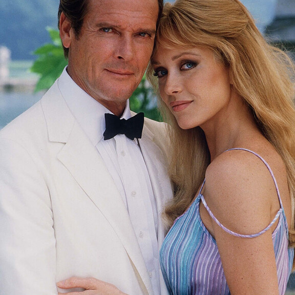 Tanya esitti Roger Mooren vastanäyttelijää elokuvassa 007 ja kuoleman katse. Tanya Roberts Bond-tyttönä.