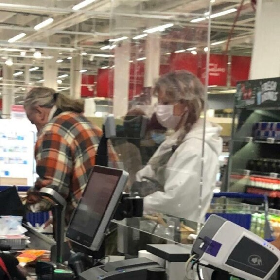 Viikon Kääk!-juorut: Putous-tähdet Joonas Nordman ja Pilvi Hämäläinen nauttivat pitkän illallisen yhdessä! Elomaat