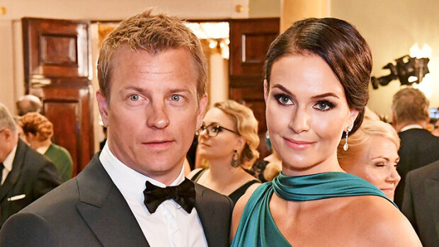 Korkkarit kattoon! Kimi ja Minttu Räikkönen repäisivät sohvakuvalla - ei soveliasta lapsille Kimi Räikkönen ja Minttu Räikkönen