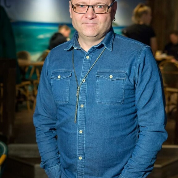 Stefan Thermanin 300 euron taksioharit, Suvi Pitkäsen baarikuorsaus – vuoden kuumin juorukooste! Tapio Suominen