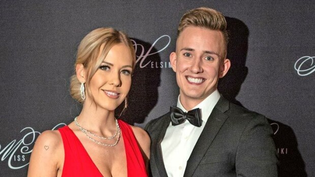 Sokkieron yllätyskäänne! Salkkarit-kaunotar Jasmin Voutilaisella ja Love Island -Villellä yhteinen viikonloppu – koskettelua illallisella! Jasmin Voutilainen ja VIlle