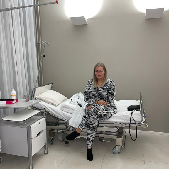 Seuraavat päivät Henny seuraa tarkkaan, ettei esimerkiksi suurta turvotusta tai verenpurkaumia ala esiintymään. Henny Harjusola