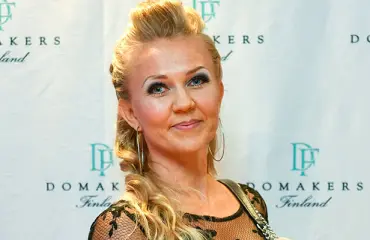 BB-Janica Westerback rehellisenä kivuliaasta vaivastaan: "Lääkärit eivät tiedä mistä johtuu" - kuvat kertovat kaiken