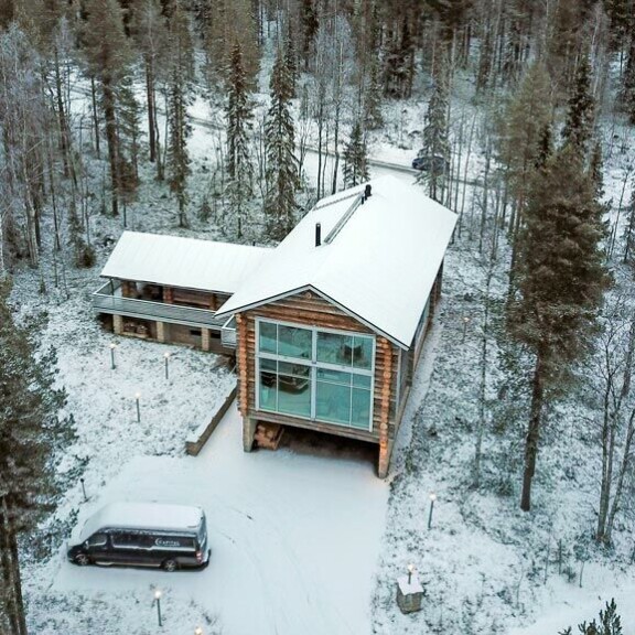 Stefun tiedetään mieltyneen Levin luontoon. Hän omistaa Kittilässä luksusmökin ja runsaasti maata. Stefun tiedetään mieltyneen Levin luontoon. Hän omistaa Kittilässä luksusmökin ja runsaasti maata.