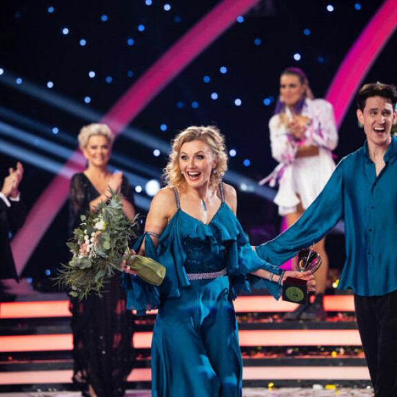 TTK-voittajat Virpi Sarasvuo ja Sami Helenius paljastavat: saivat kotoa erittäin merkittävän vinkin finaalia varten - 'Ei tämä olisi ollut mahdollista ilman heitä!' Tanssii tähtien kanssa Virpi Sarasvuo ja Sami Helenius
