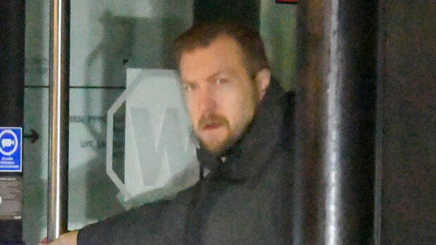 Paparazzi löysi Niklas Hagmanin - ensimmäiset kuvat koronaan sairastuneesta tanssitähdestä! Niklas Hagman