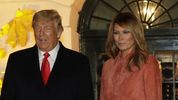 Donald Trumpin virkakauden lisäksi päättyy myös avioliitto?! Melania hymyilee vihdoin – paljonkertova kuva! Donald Trump ja Melania Trump