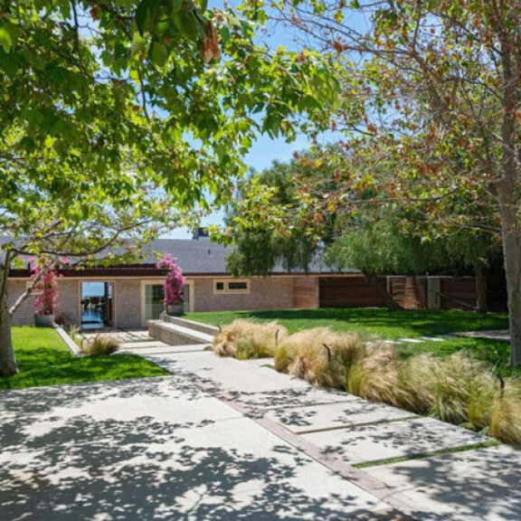 Avril Lavigne törsäsi moderniin luksuslukaaliin 6,5 miljoonaa euroa - onko tämä kämppä jättihintansa arvoinen? Katso kuvat! 4