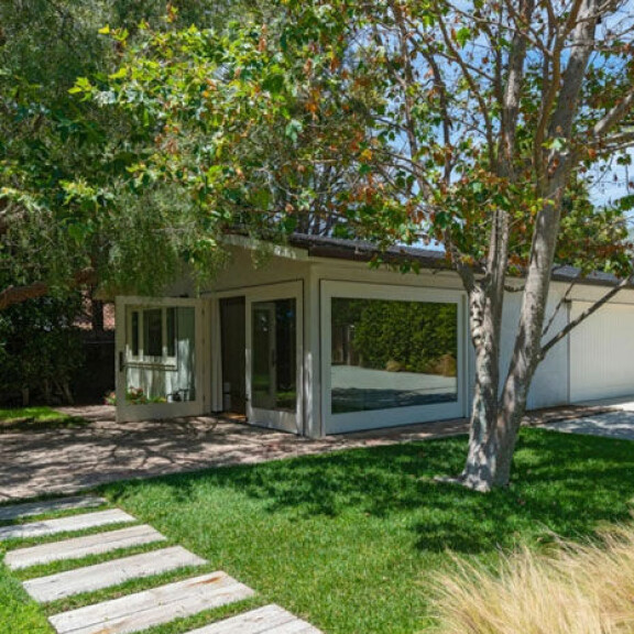 Avril Lavigne törsäsi moderniin luksuslukaaliin 6,5 miljoonaa euroa - onko tämä kämppä jättihintansa arvoinen? Katso kuvat! 5