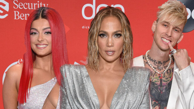 Kurkistusaukko suoraan rintoihin ja halkiota haaroväliin asti! Musiikkitähdet juhlivat rohkeissa asuissa: Jennifer Lopez ja Bebe Rexha hätkähdyttivät - katso kuvat! ama-gaala