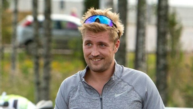 Sekoili Levillä! Stefan Therman hyppäsi liikkuvasta taksista! Stefan Therman