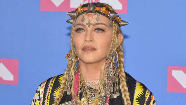 Apua, Madonnan, 62, kasvokuva järkyttää somessa - 'Omg, rakastamme sinua, mutta lopeta' - supertähteä ei ole tunnistaa! Madonna