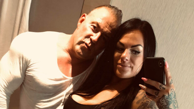 Uusi rakas! Jutta Larmin ex-kihlattu Ari 'Godzilla' Kokkonen tapailee kurvikasta pornotähteä - katso kuva! Ari Kokkonen ja Jenni
