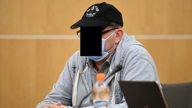 Kesken oikeudenkäynnin päiväkaljalle! Järkyttävästä seksuaalirikoksesta syytetty mies esiintyi tyynenä Seinäjoella – kuvat Seiskassa! Pääepäilty oikeudessa