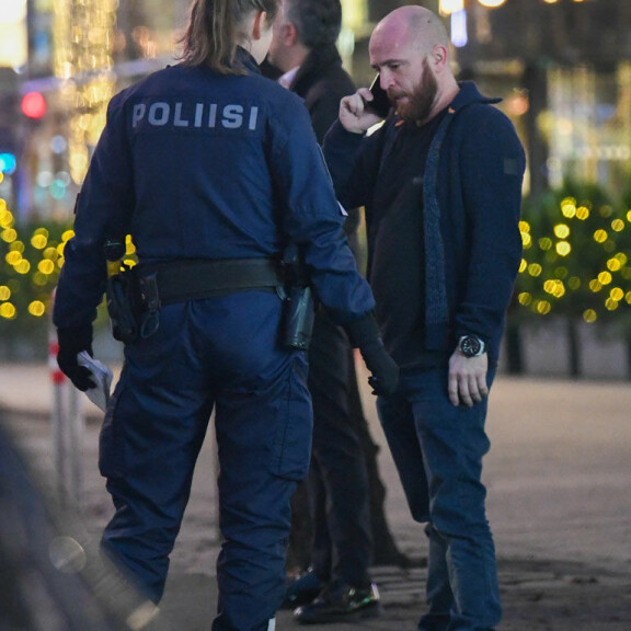 Onni soitti puhelun puhuttuaan poliisin kanssa. Onni Sarmaste