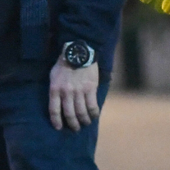 Onnilla oli vasemmassa kädessään Hublot... Onni Sarmaste
