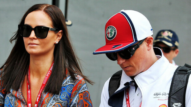 Minttu ja Kimi lomailevat Suomessa! Räikköset lähtivät Lappiin tutustumaan tonttuihin - katso kuvat kauniista maisemista! minttu ja kimi