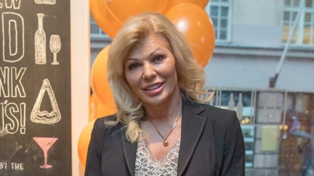 Loppuvuosi sairauslomalla! Tiina Jylhä jännittävän leikkauksen jälkeen: Keskityn itsekkäästi toipumiseen Tiina Jylhä