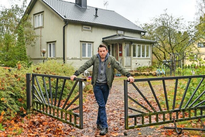 Näyttelijä asuu aivan Maisa Torpan naapurissa. – Ei olla käyty Maisan luona kahvilla, ei ole tullut kutsua. Vielä. Näyttelijä asuu aivan Maisa Torpan naapurissa. – Ei olla käyty Maisan luona kahvilla, ei ole tullut kutsua. Vielä.