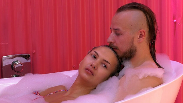 Ellan häätö Big Brother -talosta romutti Artun - käyttäytyi levottomasti muhinointikumppaninsa poistuttua: 'Nyt kelpaisi pullo viinaa' Ella ja Arttu