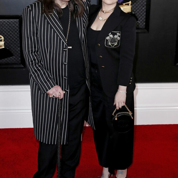 Ozzy ja Kelly Osbourne Grammy-gaalan punaisella matolla tammikuussa 2020. Ozzy Osbourne (L) and Kelly Osbourne arrive for the 62nd annual Grammy Awards ceremony at the Staples Center in Los Angeles, California, USA, 26 January 2020.