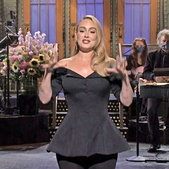 – Uusi levyni ei ole vielä valmis, Adele paljasti viime lauantaina miljoonien tv-katsojien edessä. Edellisestä albumista on jo viisi vuotta. – Uusi levyni ei ole vielä valmis, Adele paljasti viime lauantaina miljoonien tv-katsojien edessä. Edellisestä albumista on jo viisi vuotta.