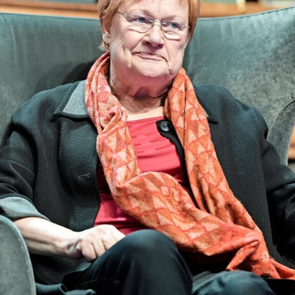 Viikon Kääk!-juorut: Andy McCoy esiintyi lähes tyhjässä Sedu Koskisen ravintolassa – uhkasi motata kuvaajaa kuonoon! Tarja Halonen