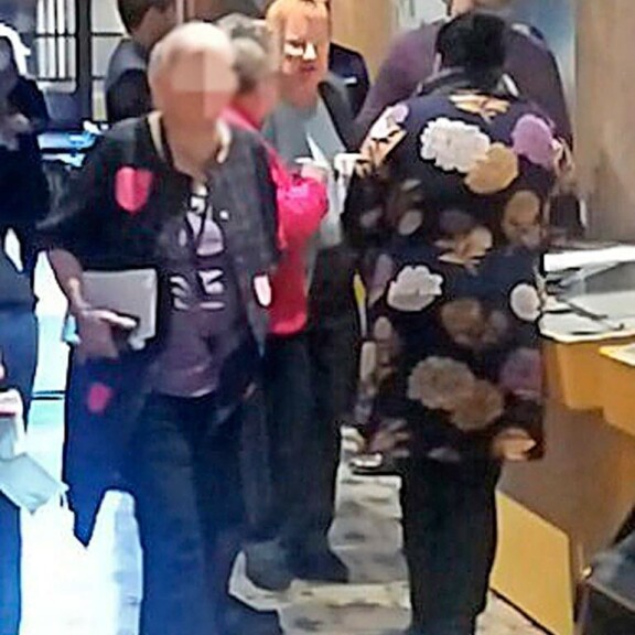 Viikon Kääk!-juorut: Andy McCoy esiintyi lähes tyhjässä Sedu Koskisen ravintolassa – uhkasi motata kuvaajaa kuonoon! Tarja Halonen