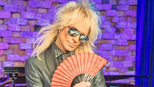 Oho, rocklegenda Michael Monroen huikea Muumipeikko-tyyli herätti tunteita - lähteekö taiteilijanimi vaihtoon? Katso kuva! Michael Monroe