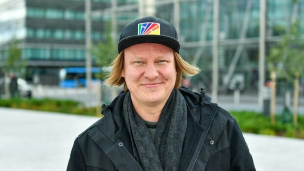Jaajo Linnonmaalla yllätys tulevalle Diili-voittajalle: Pöytälaatikossa odottaa! Jaajo Linnonmaa